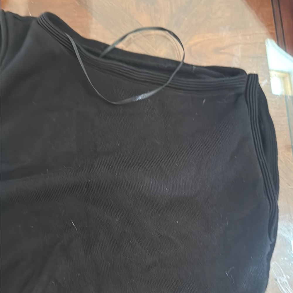 Cold shoulder top - Picture 3 of 4